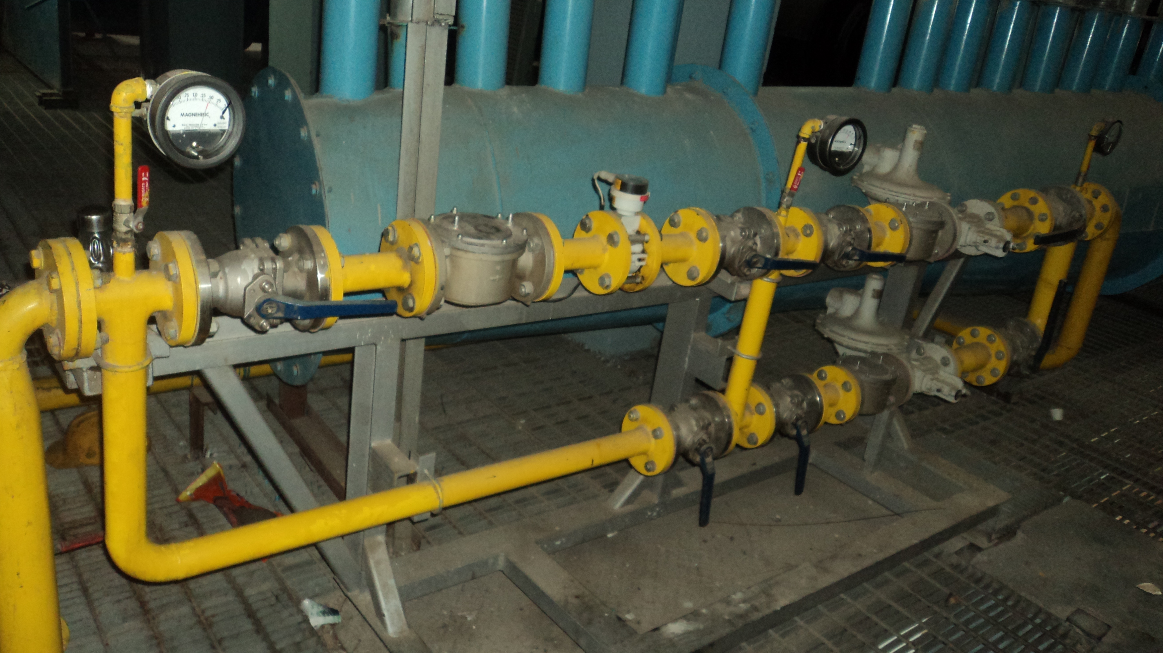 Furnace reversing valve and flue damper control