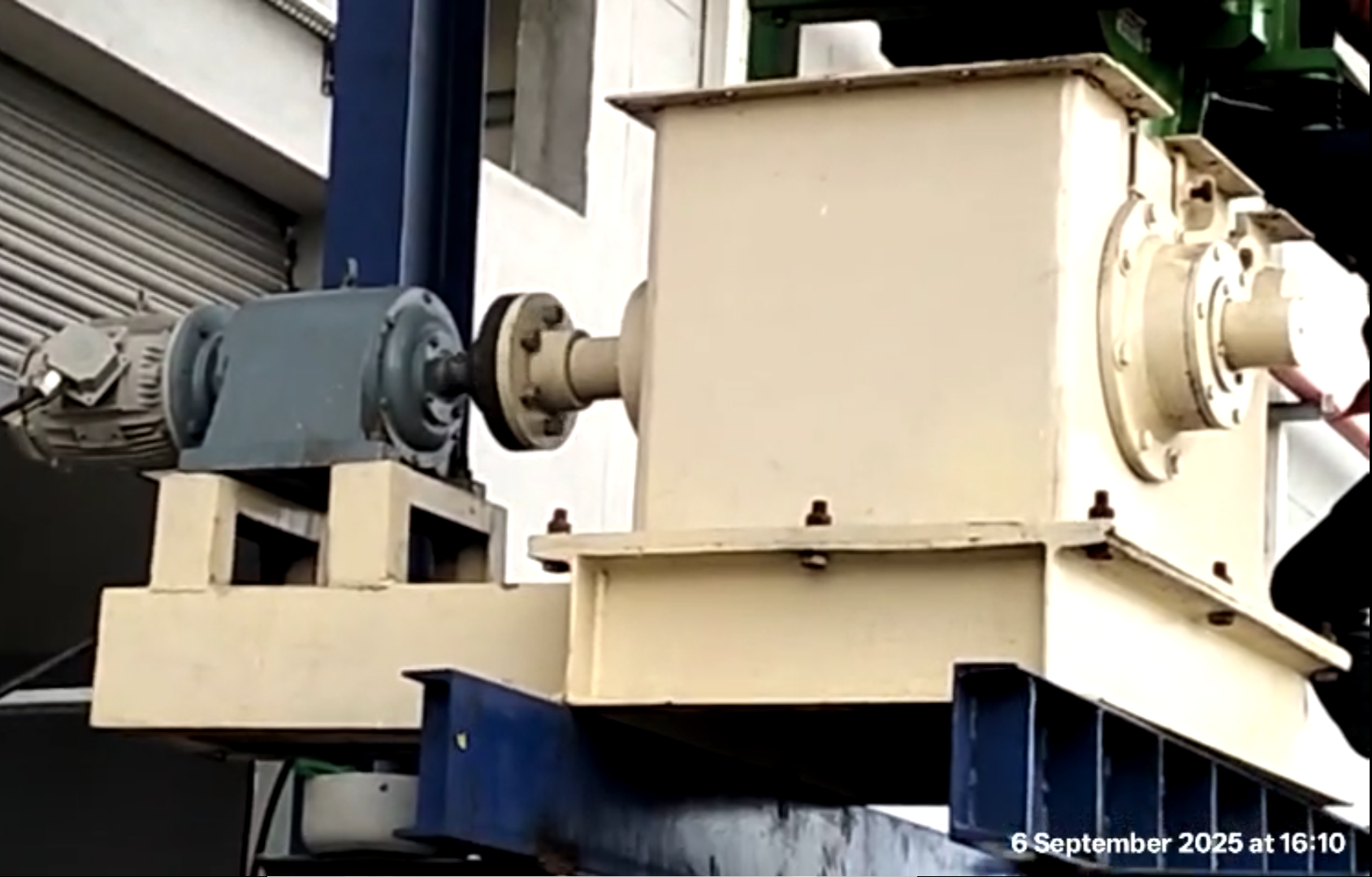 Crushing & sizing used in Glass Recycling Plants